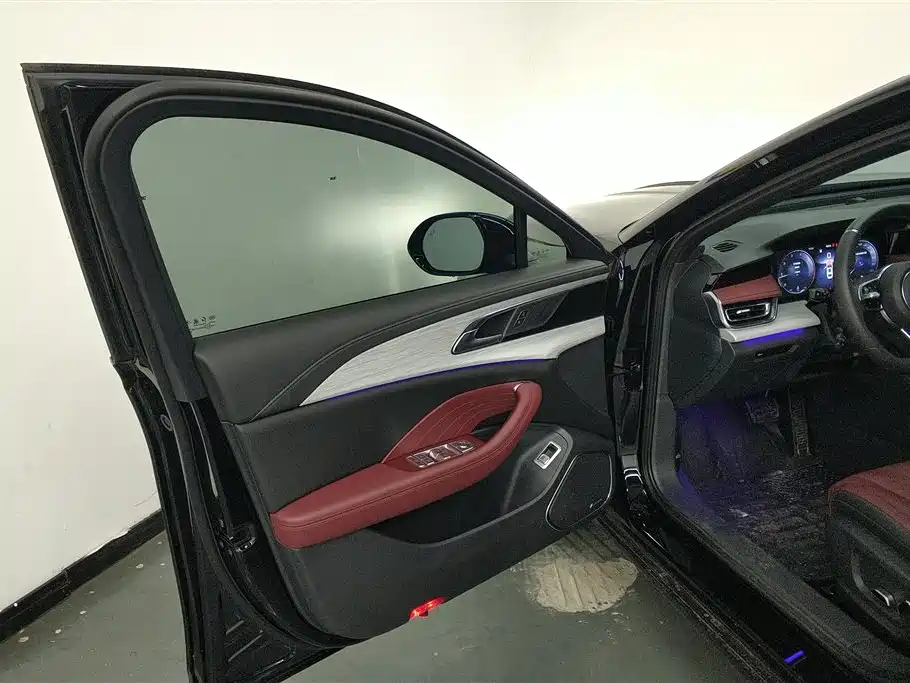 Hongqi H5 2025 2.0T Automatic Mystic Shadow фото 7