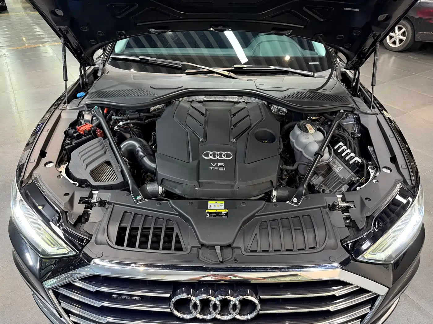Audi A8 2022 A8L 50 TFSI quattro Comfort Collector's Edition фото 16