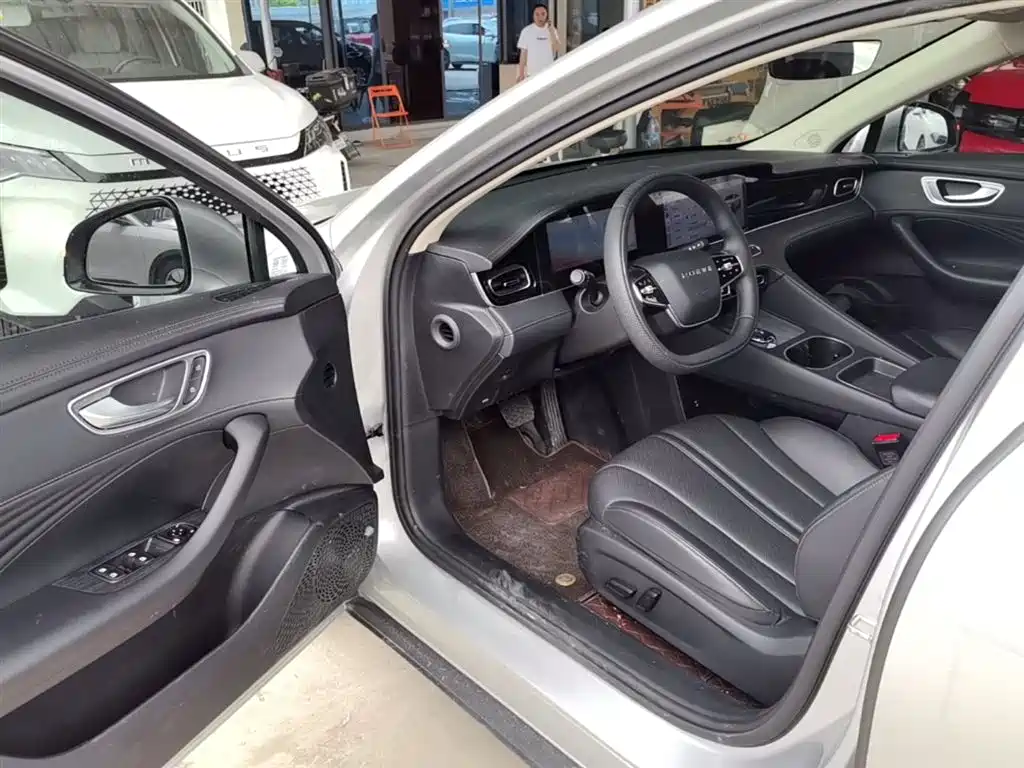 Roewe D7 2025 2025 DMH 125km World Champion Edition