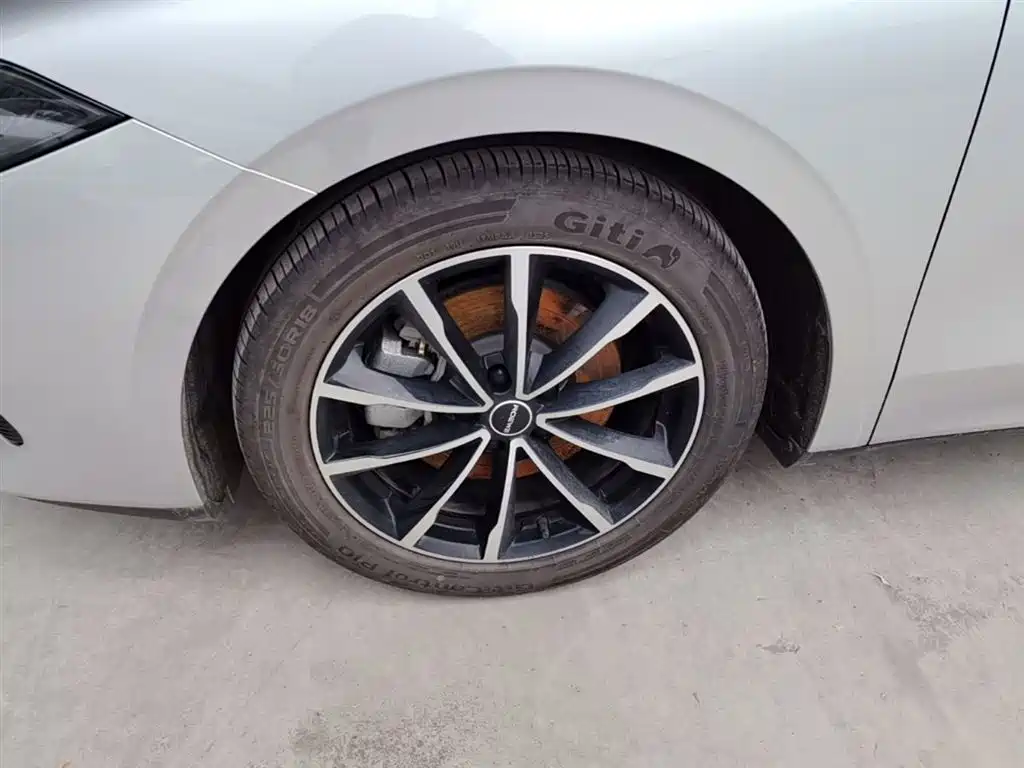 Roewe D7 2025 2025 DMH 125km World Champion Edition