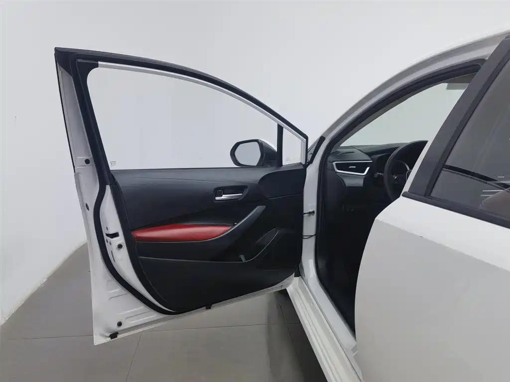 Toyota Corolla 2021 1.2T S-CVT Elite PLUS Edition фото 8