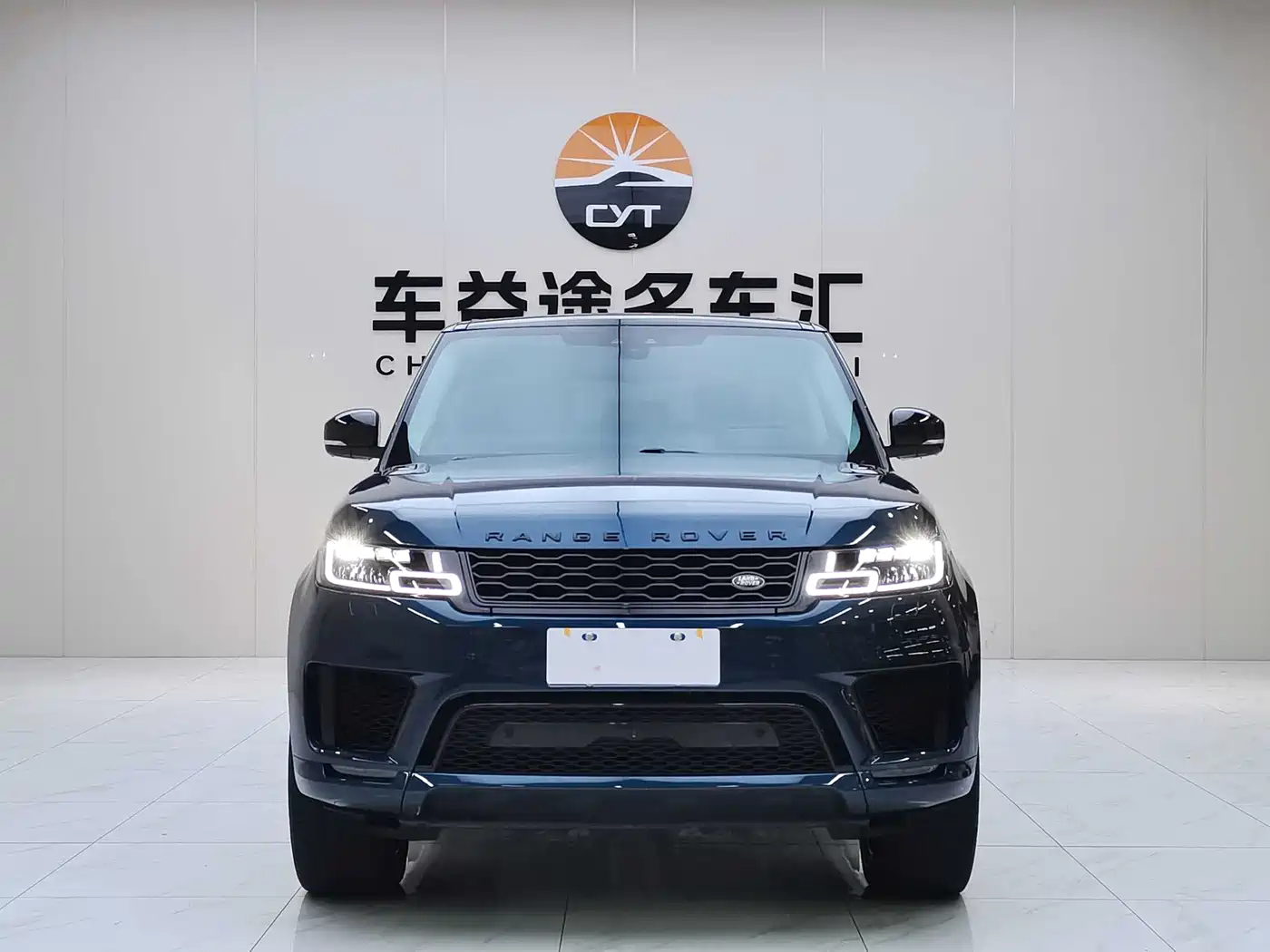 Land Rover Range Rover Sport 2022 3.0 L6 Indigo Flowing Light Edition фото 2
