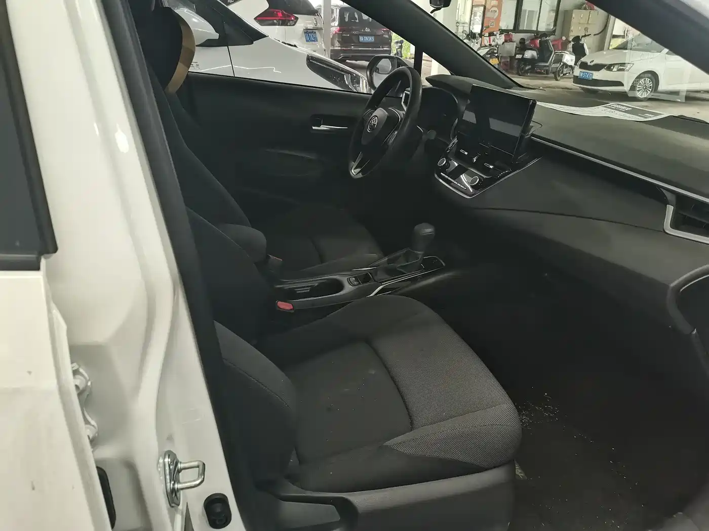 Toyota Levin 2026 Model 185T CVT Luxury Edition фото 4