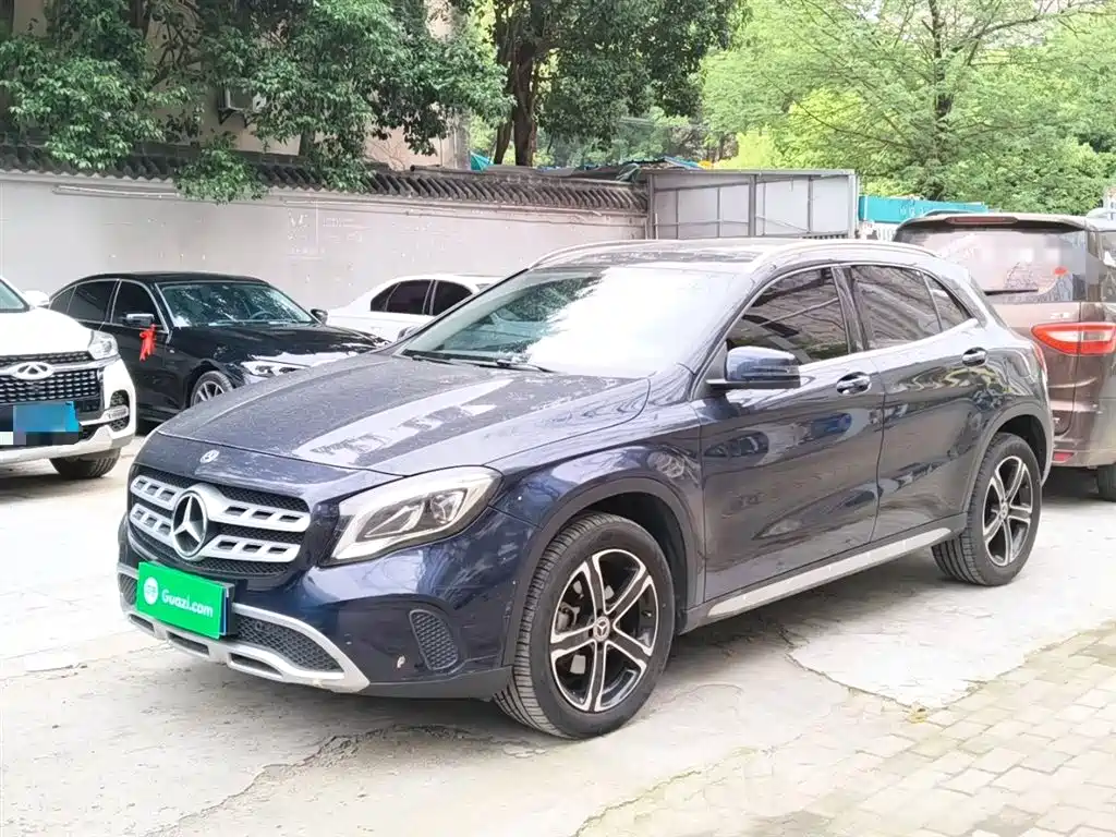 Mercedes-Benz GLA 2018 GLA 200 Fashion