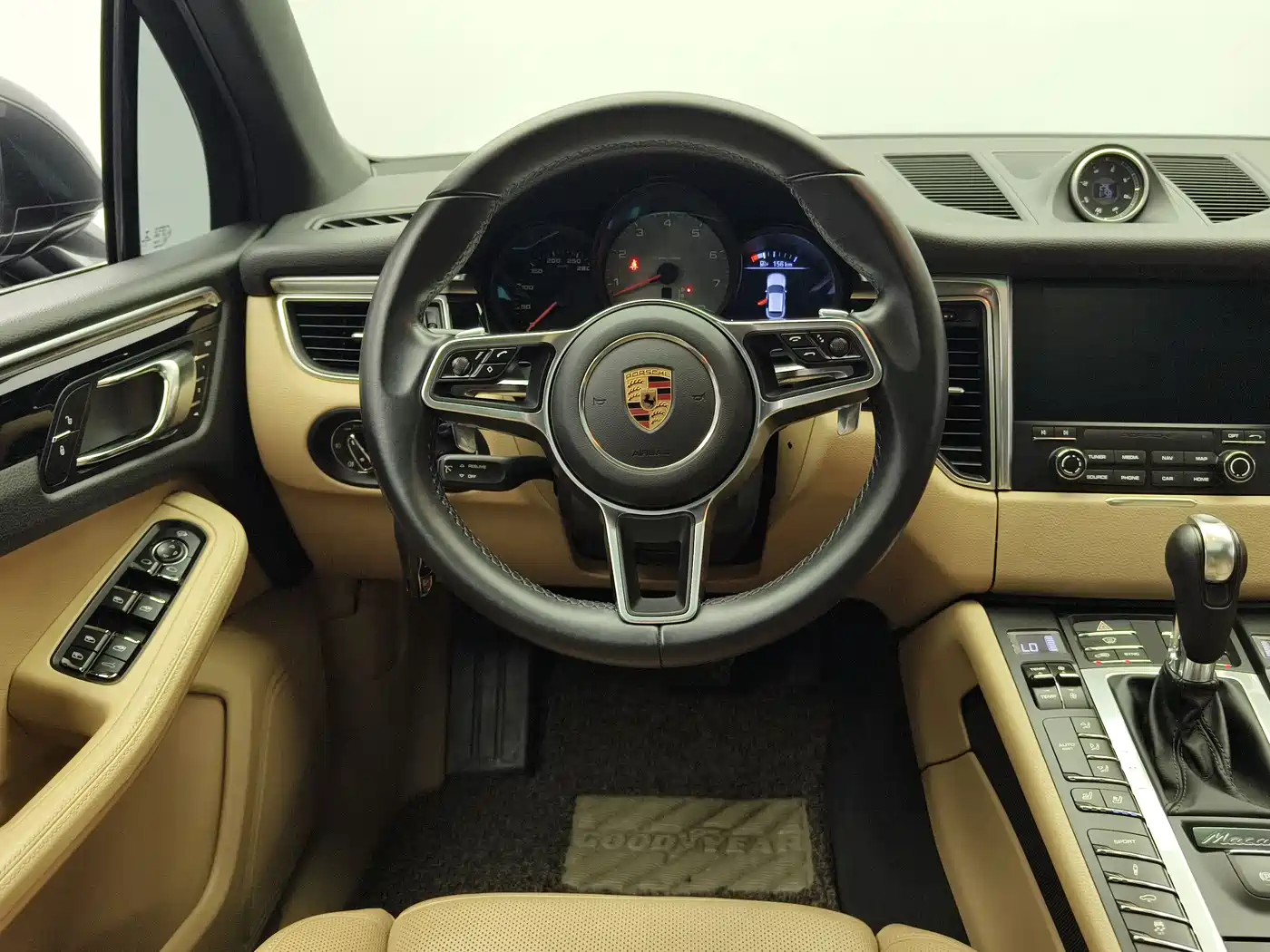 Porsche Macan 2016 Macan S 3.0T фото 9