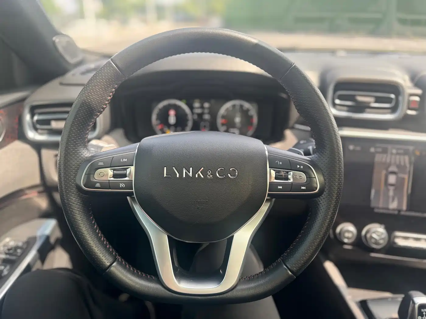 Lynk & Co 03 2019 2.0TD Auto Power Pro Version фото 8