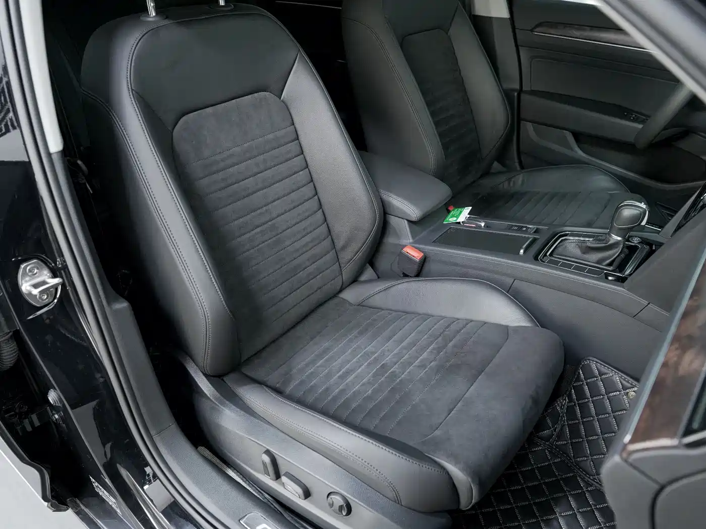 Volkswagen Magotan 2018 330TSI DSG Luxury фото 12