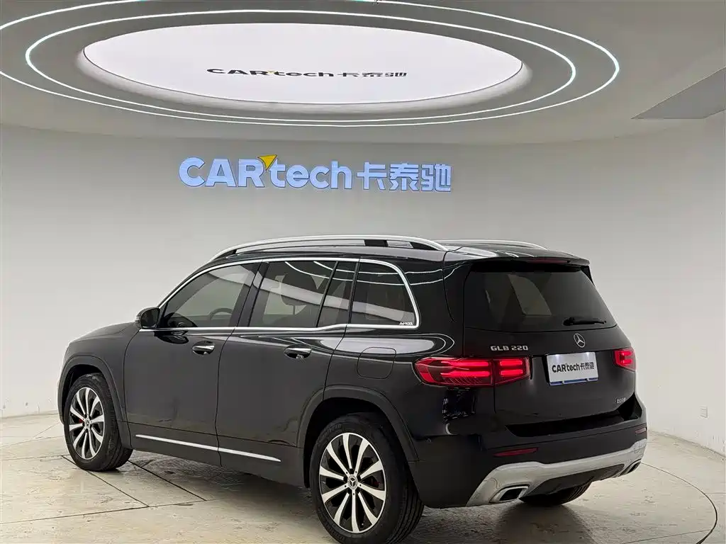 MERCEDES-BENZ GLB
