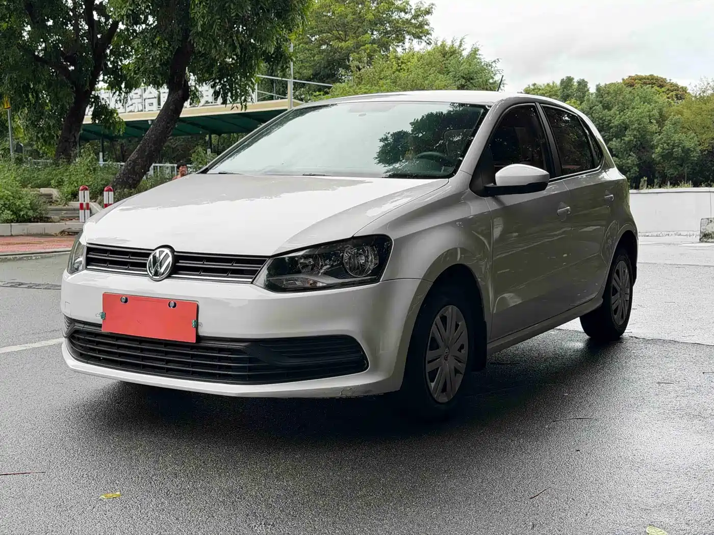 Фото 1 - Volkswagen Polo