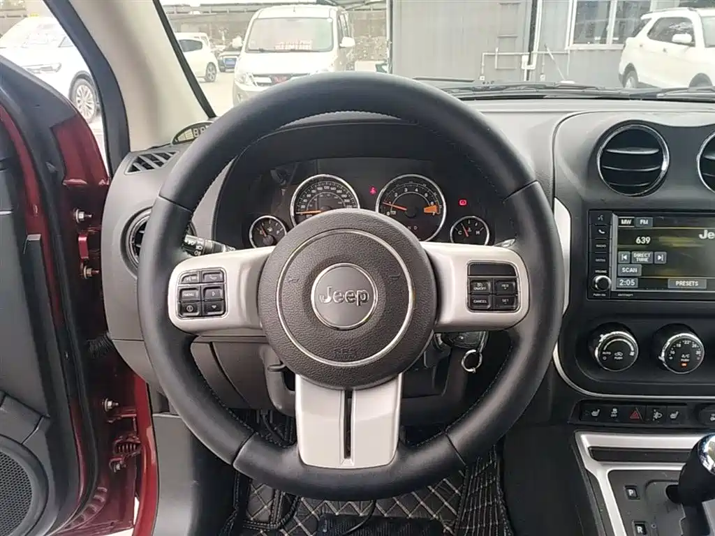 Jeep Compass (Import) 2015 2014 Facelift 2.0L 2WD Elite Edition