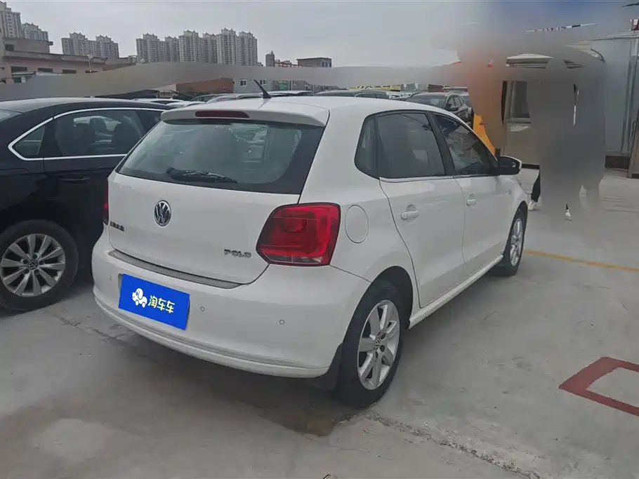 Volkswagen Polo 2013 1.4L Manual Comfort Edition фото 3