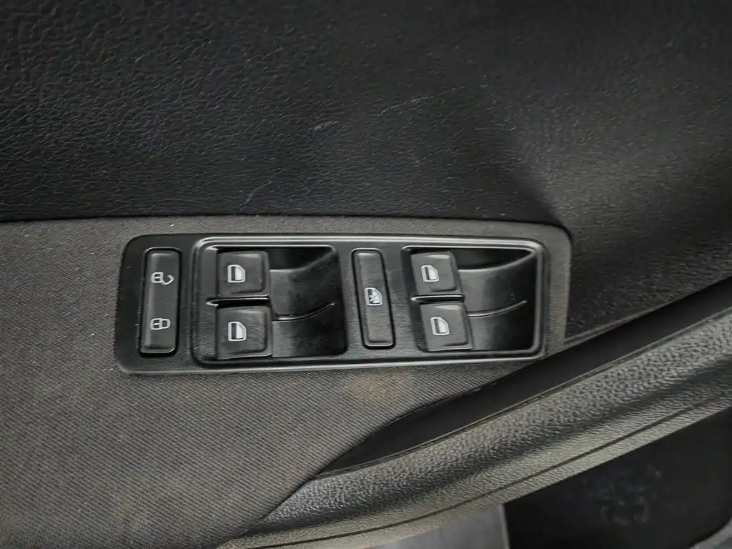 Volkswagen Jetta 2015 Value Edition 1.6L Manual Comfort фото 9
