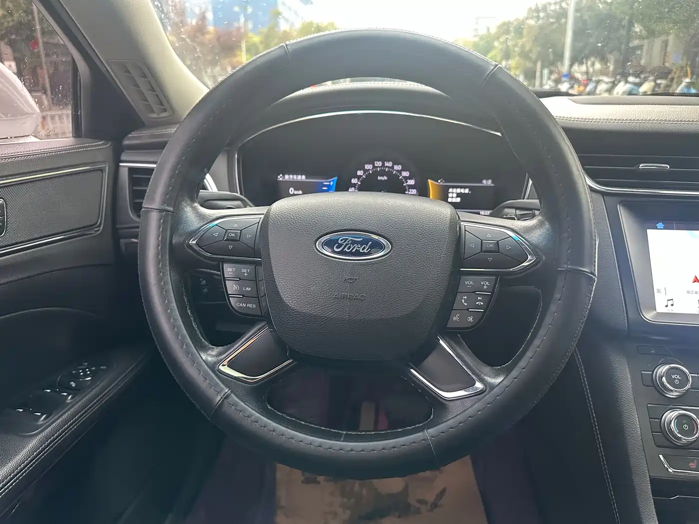 FORD TAURUS