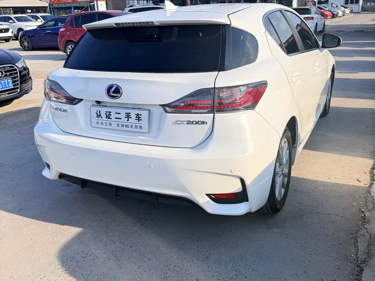 Lexus CT 2014 2014 CT200h Elite Monochrome