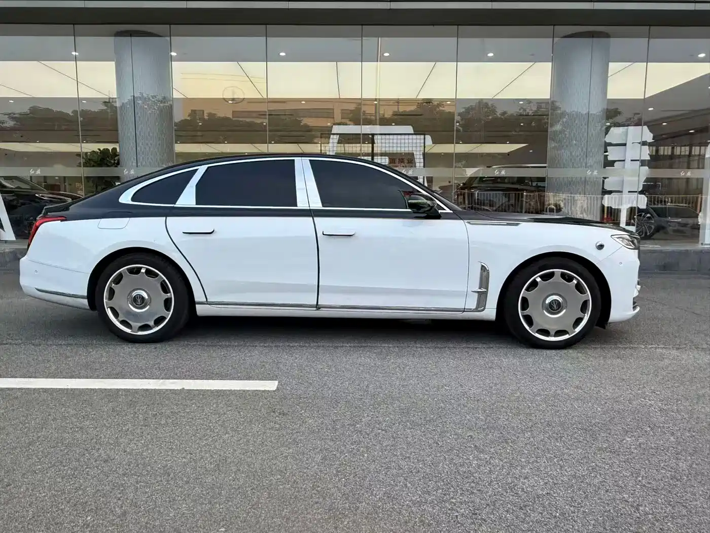 Hongqi H9 2020 Facelift 2.0T Smart Connect Flagship фото 6