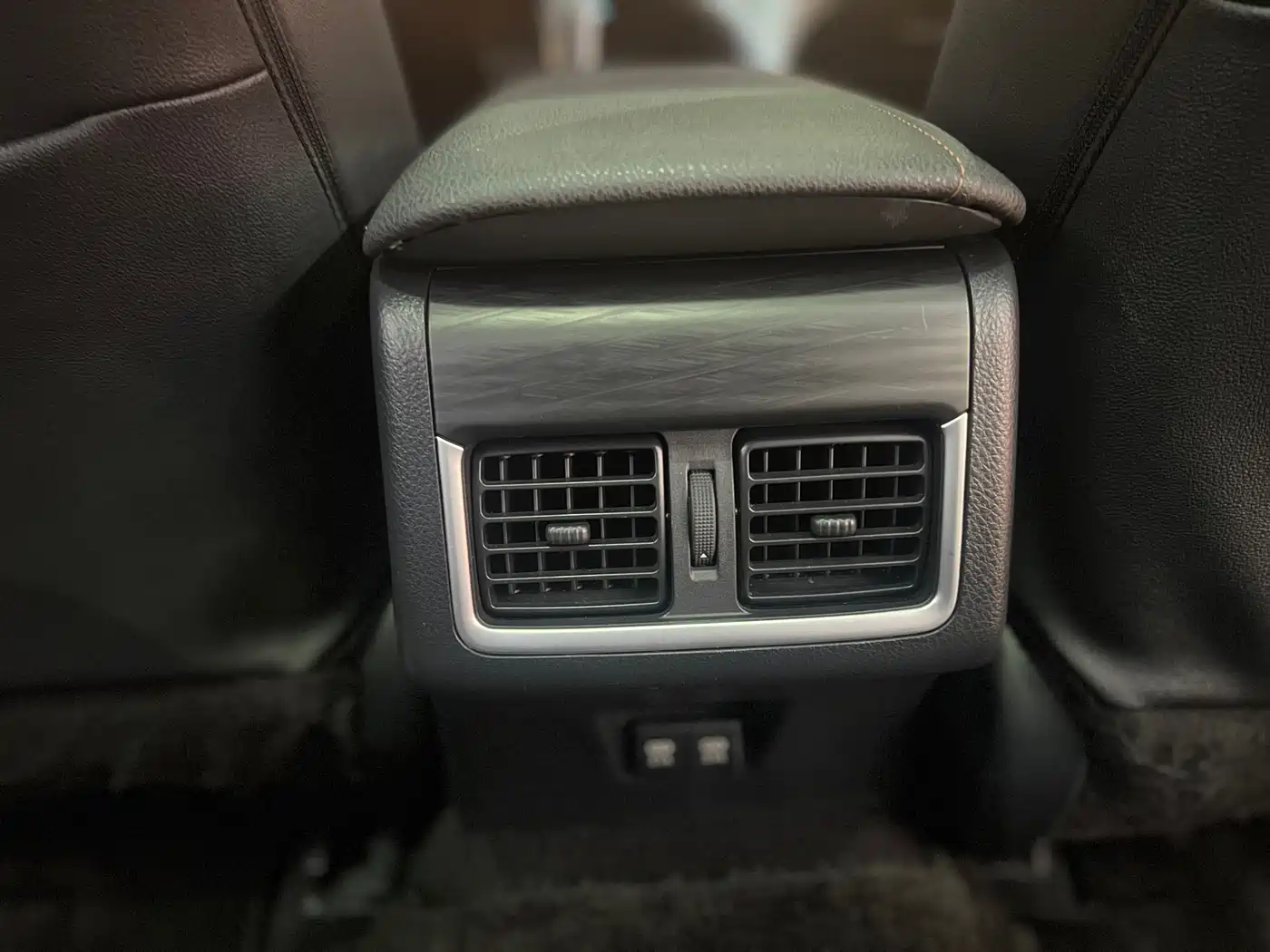 Toyota Camry 2021 Hybrid 2.5HG Luxury Edition фото 16