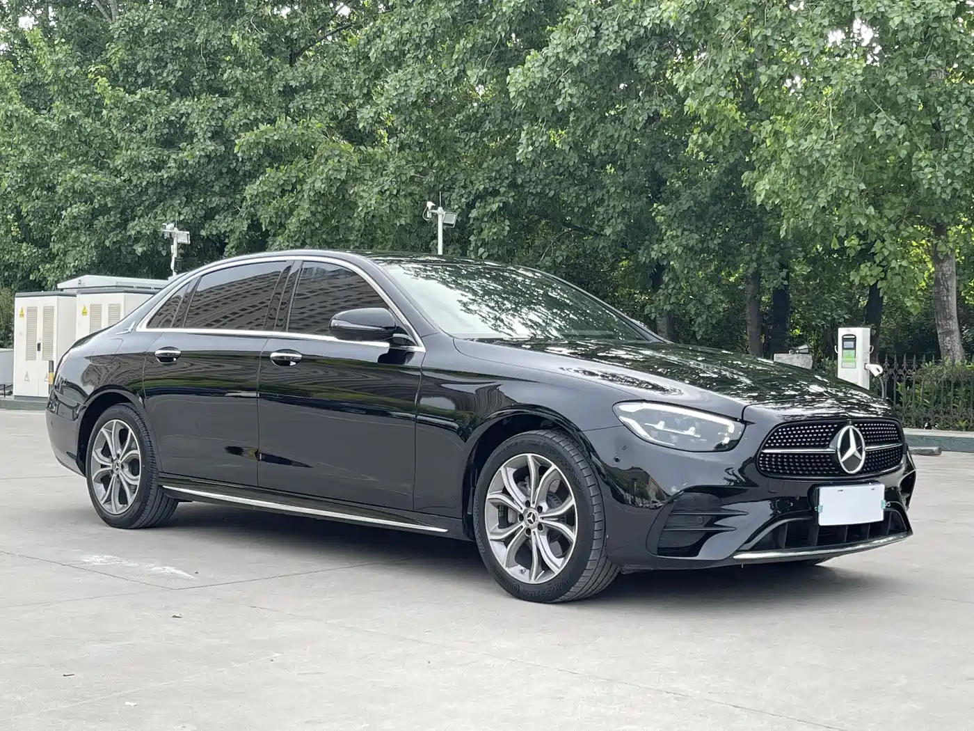Mercedes-Benz E-Class 2022 Second Facelift E 300 L Sport Luxury фото 2