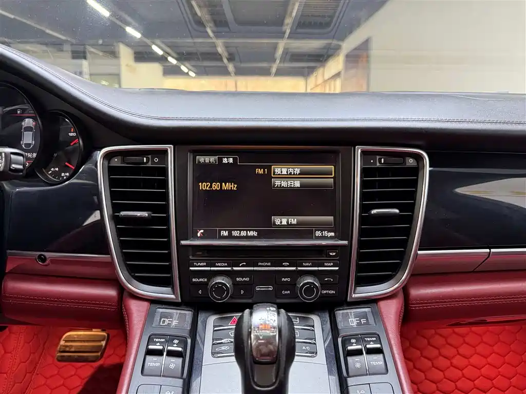 Porsche Panamera 2014 Panamera 3.0T фото 8