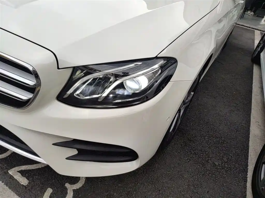 Mercedes-Benz E-Class 2019 E 260 L Sport фото 24