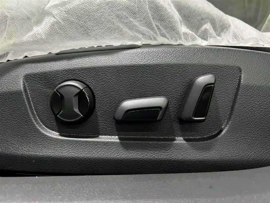 Škoda Superb 2025 Model TSI280 DSG Premium Edition фото 8