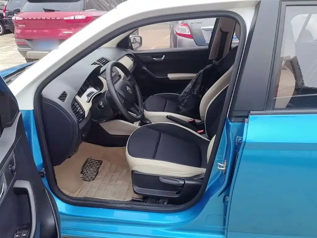 Škoda Fabia 2015 1.4L Automatic Pioneer Edition фото 15