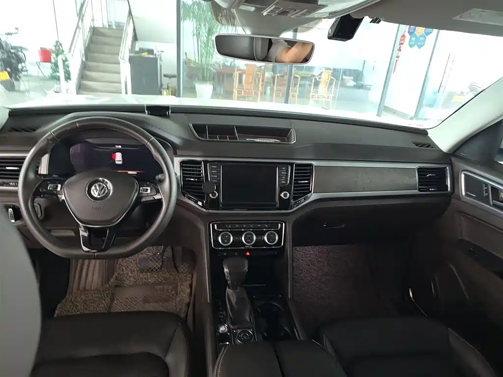 Volkswagen Teramont 2017 530 V6 4WD Flagship Edition фото 17