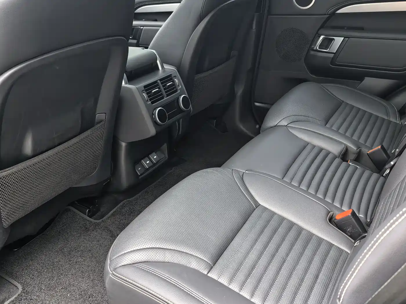 Land Rover Discovery 2023 360PS R-Dynamic S фото 11