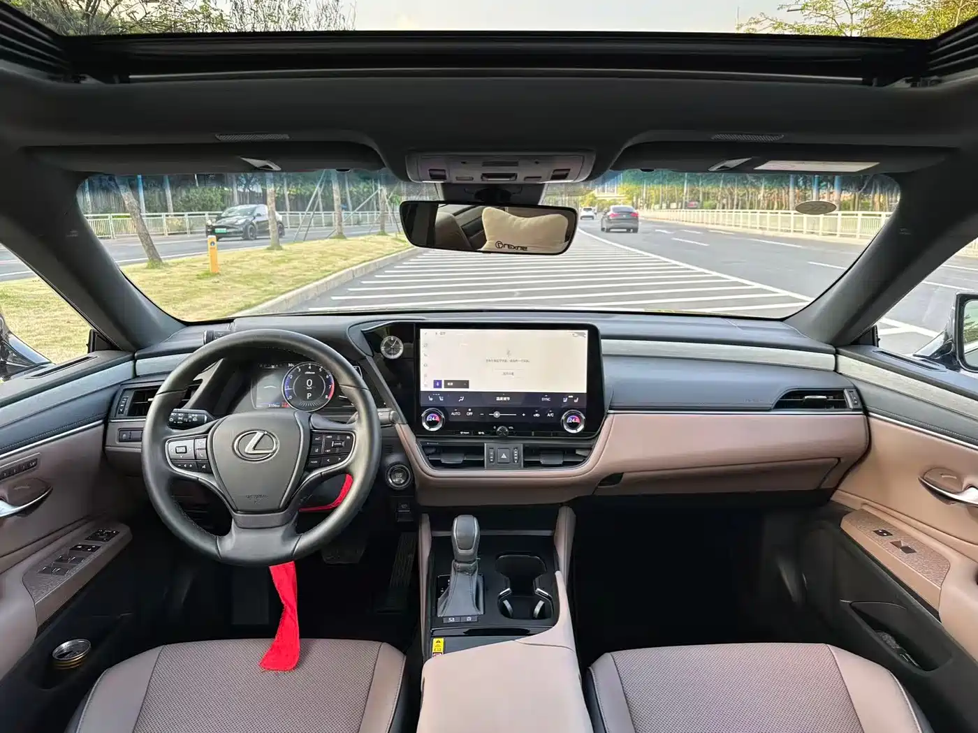 Lexus ES 2025 200 Ultimate Edition фото 5
