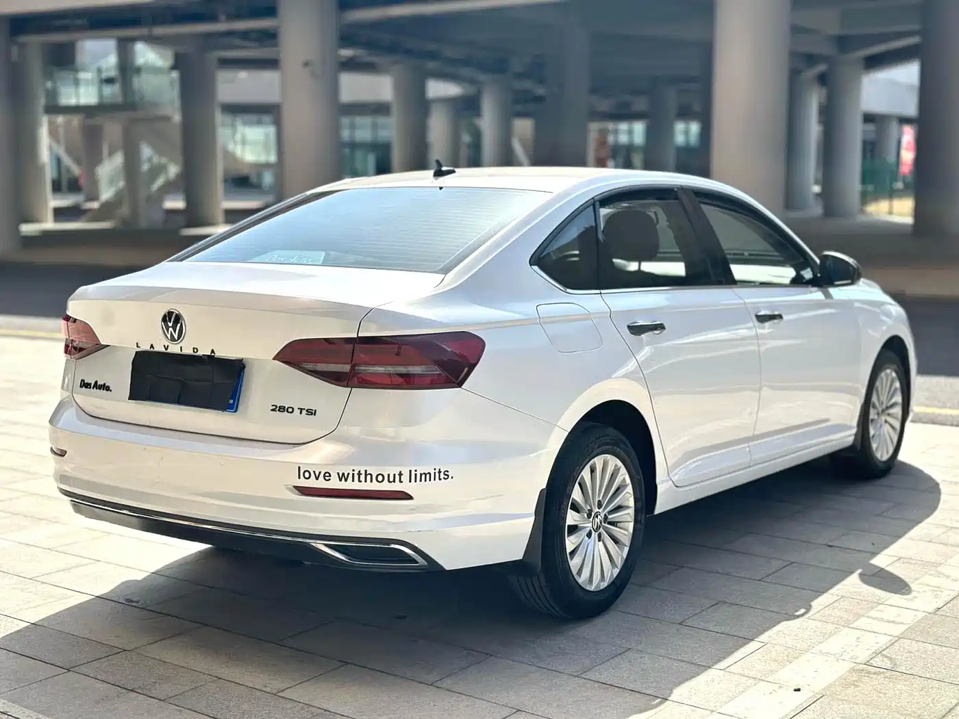 Volkswagen Lavida 2021 1.5L Auto Comfort Edition фото 17