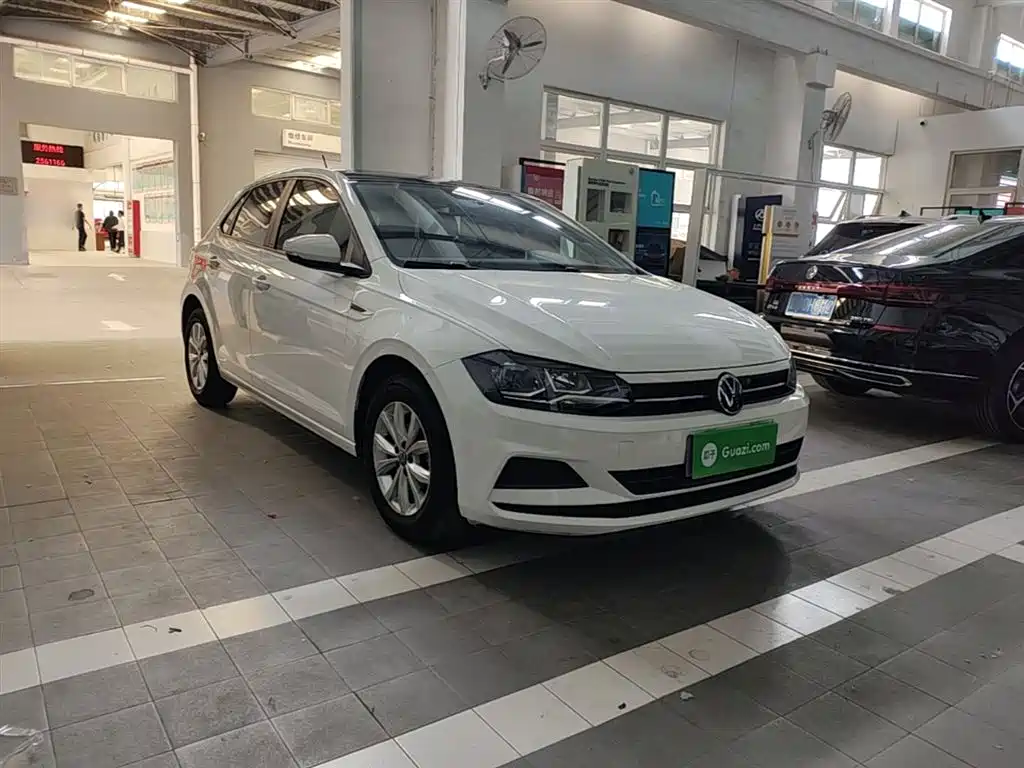 Volkswagen Polo 2021 Plus 1.5L Automatic Colorful Tech Edition фото 4