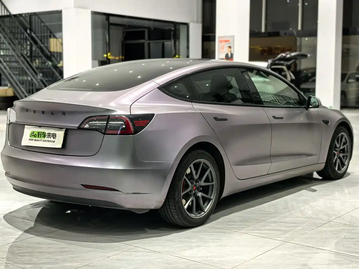 Фото 4 - Tesla Model 3