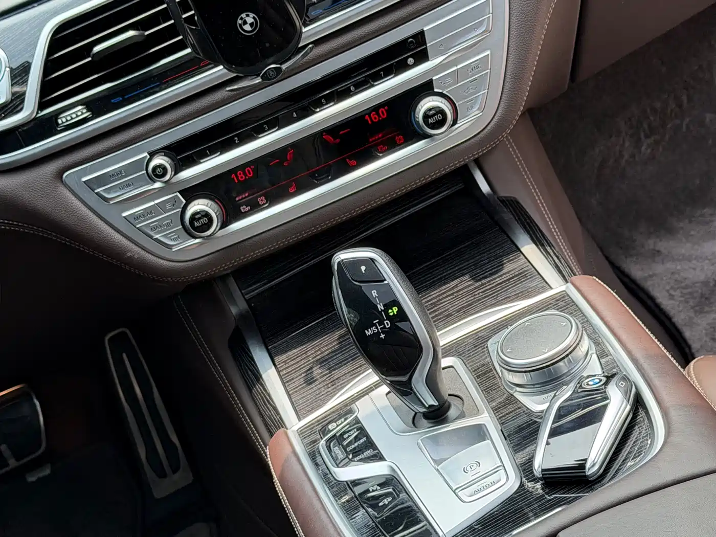 BMW 7-SERIES