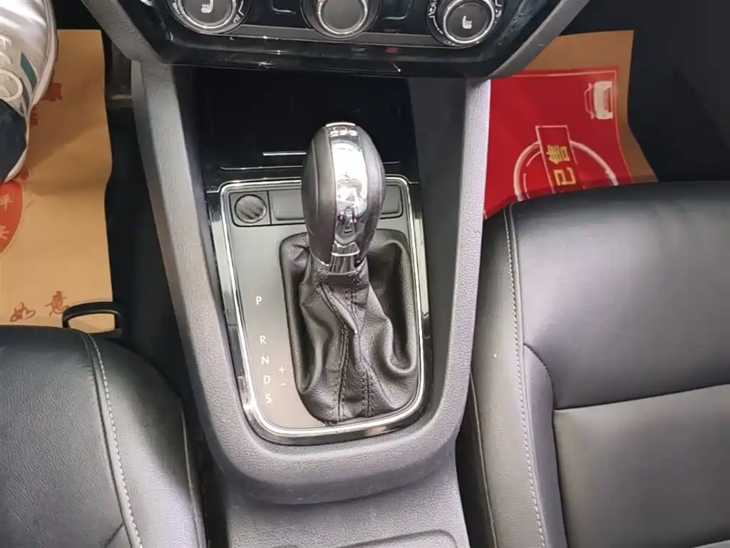 Volkswagen Sagitar 2017 180TSI Automatic Leading фото 14