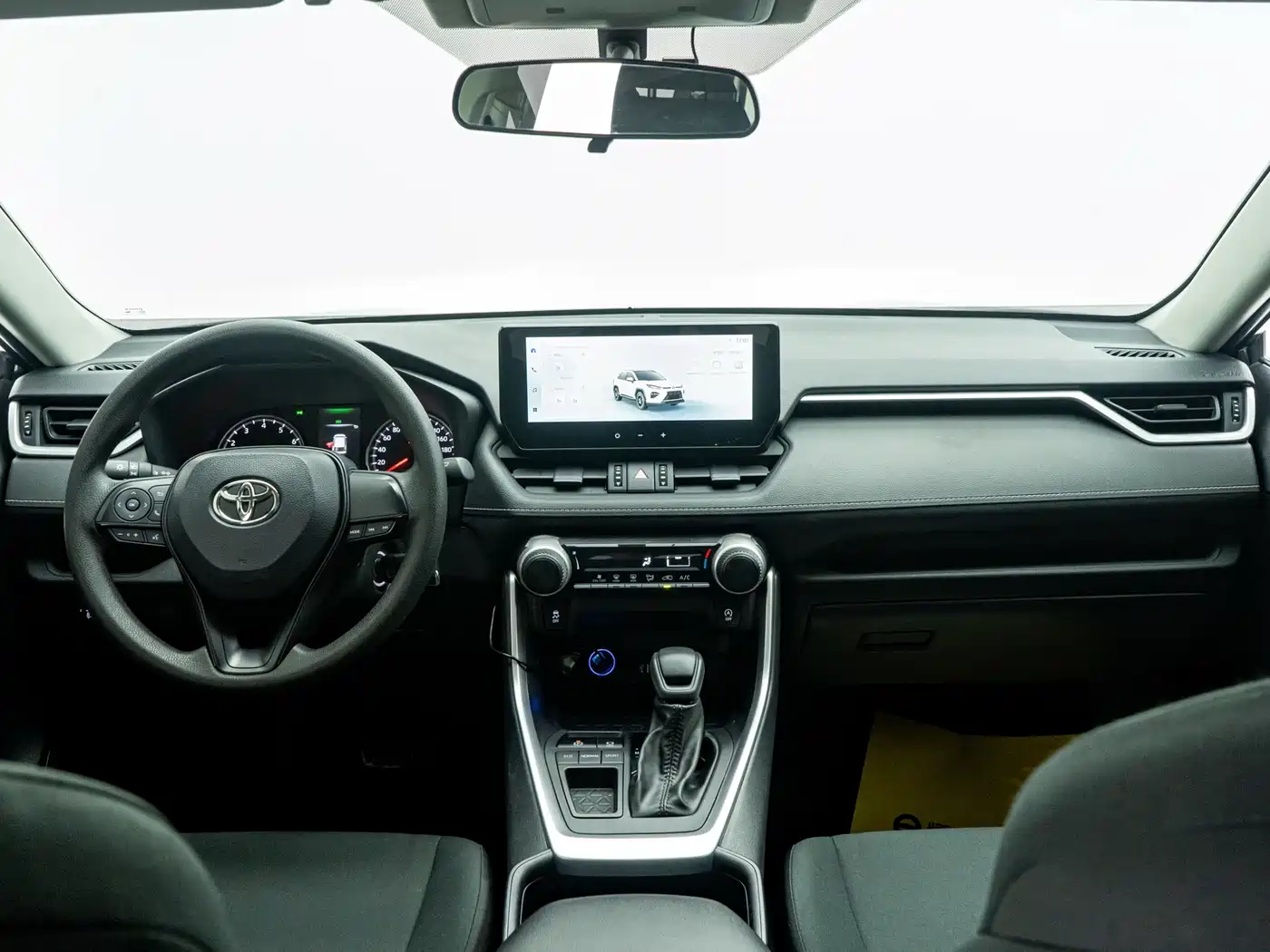 Toyota Wildlander 2023 2.0L CVT FWD LE фото 13