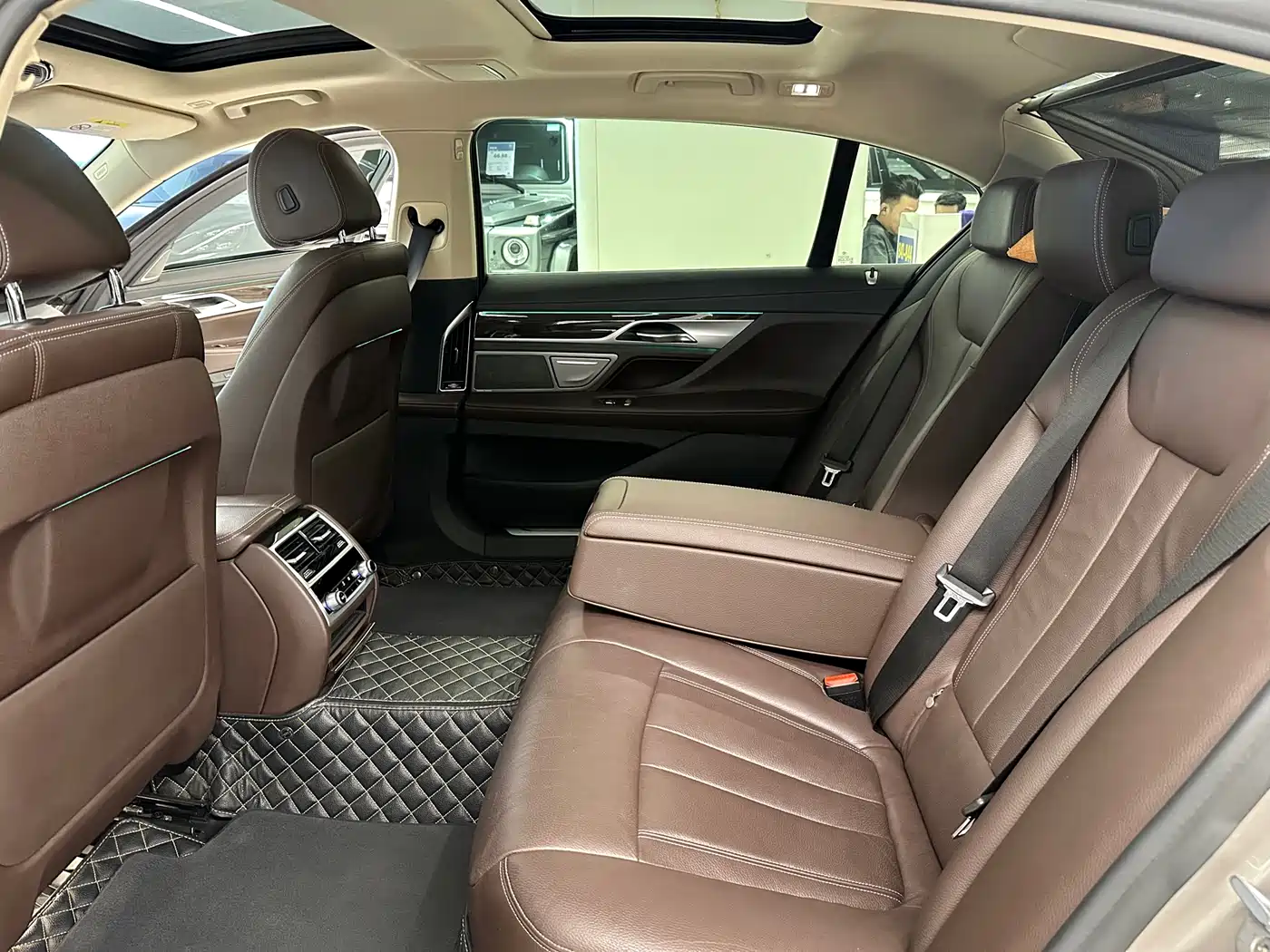 BMW 7 Series 2018 730Li Leading Type Excellence Package фото 15