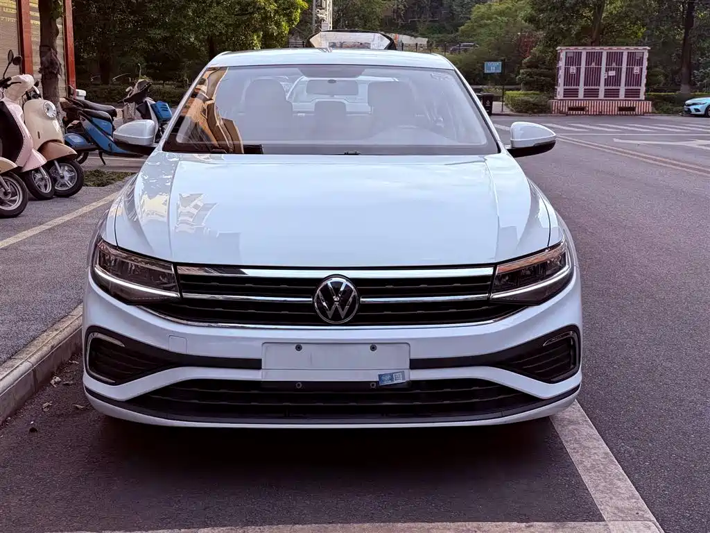 Volkswagen Bora 2024 200TSI DSG Smooth Ride Edition фото 2
