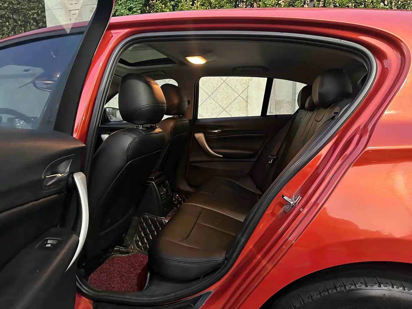 BMW 1 Series (Import) 2012 118i Leading фото 7