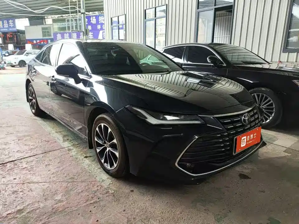 Фото 2 - Toyota Avalon