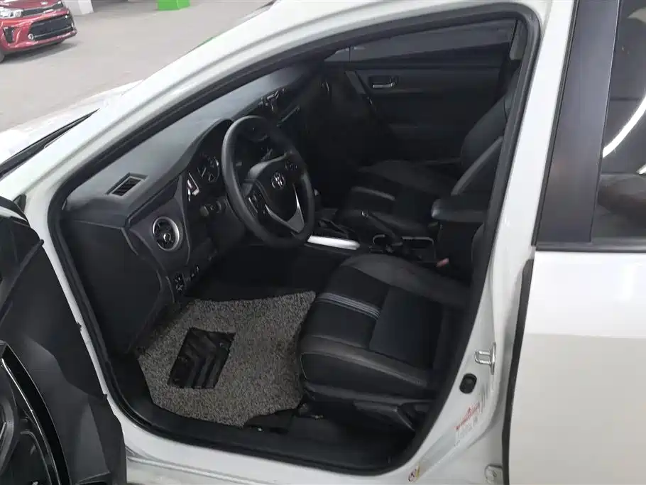Toyota Levin 2018 185T CVT Premium Edition China V фото 9