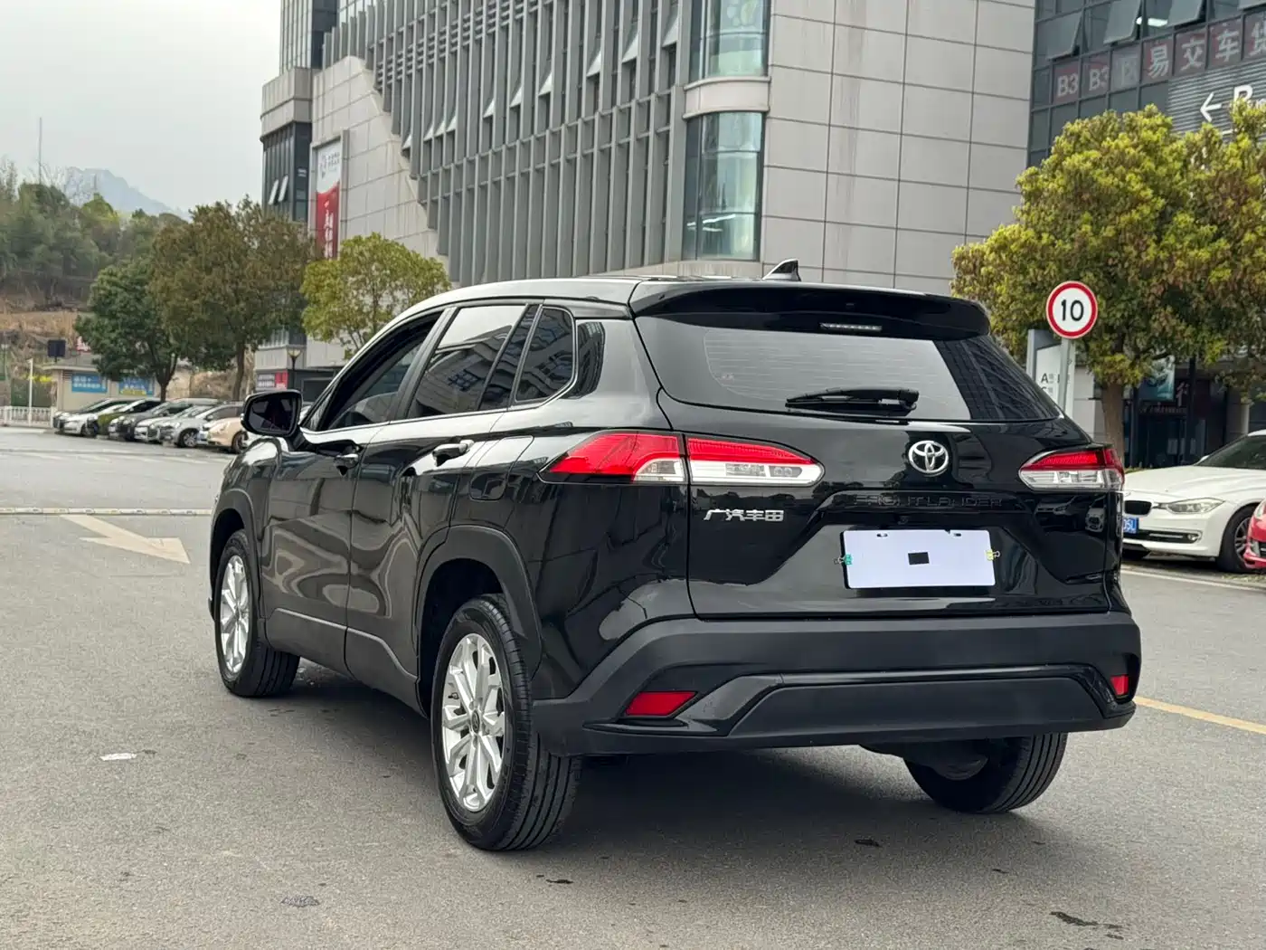 Toyota Frontlander 2024 2.0L CVT Elite Edition фото 6