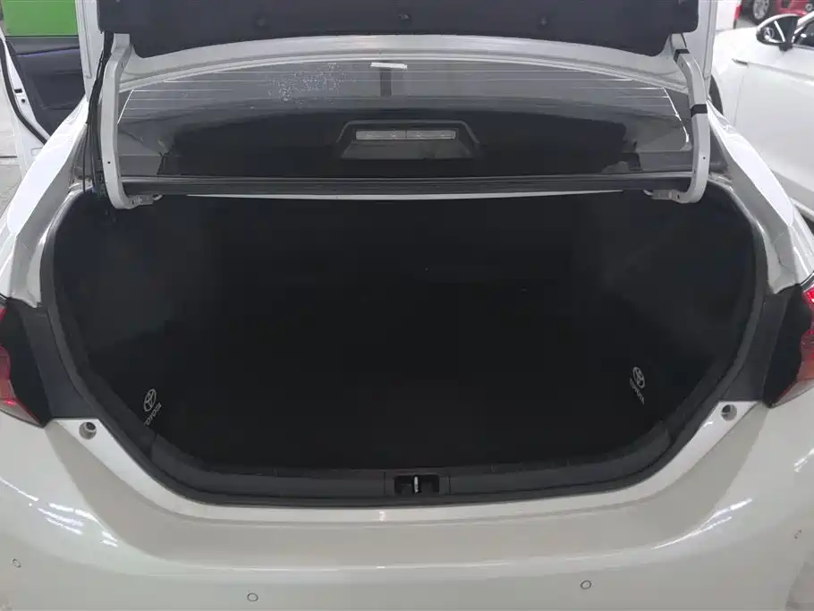 Toyota Levin 2018 185T CVT Premium Edition China V фото 4