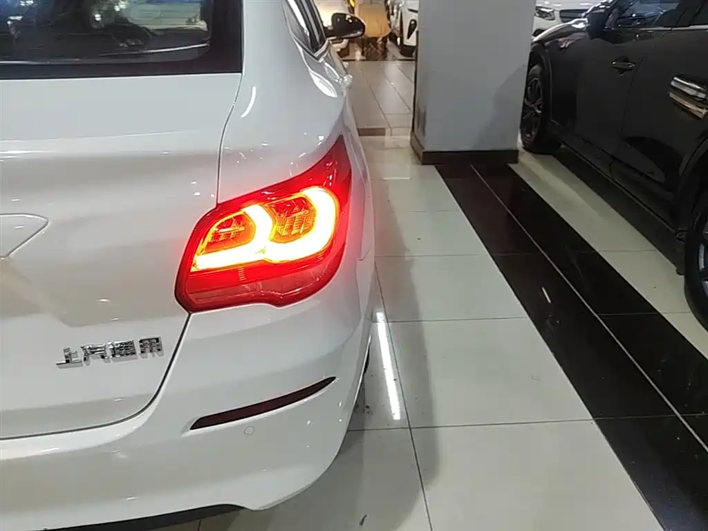 Chevrolet Cavalier 2019 320 Automatic Joy Edition фото 8