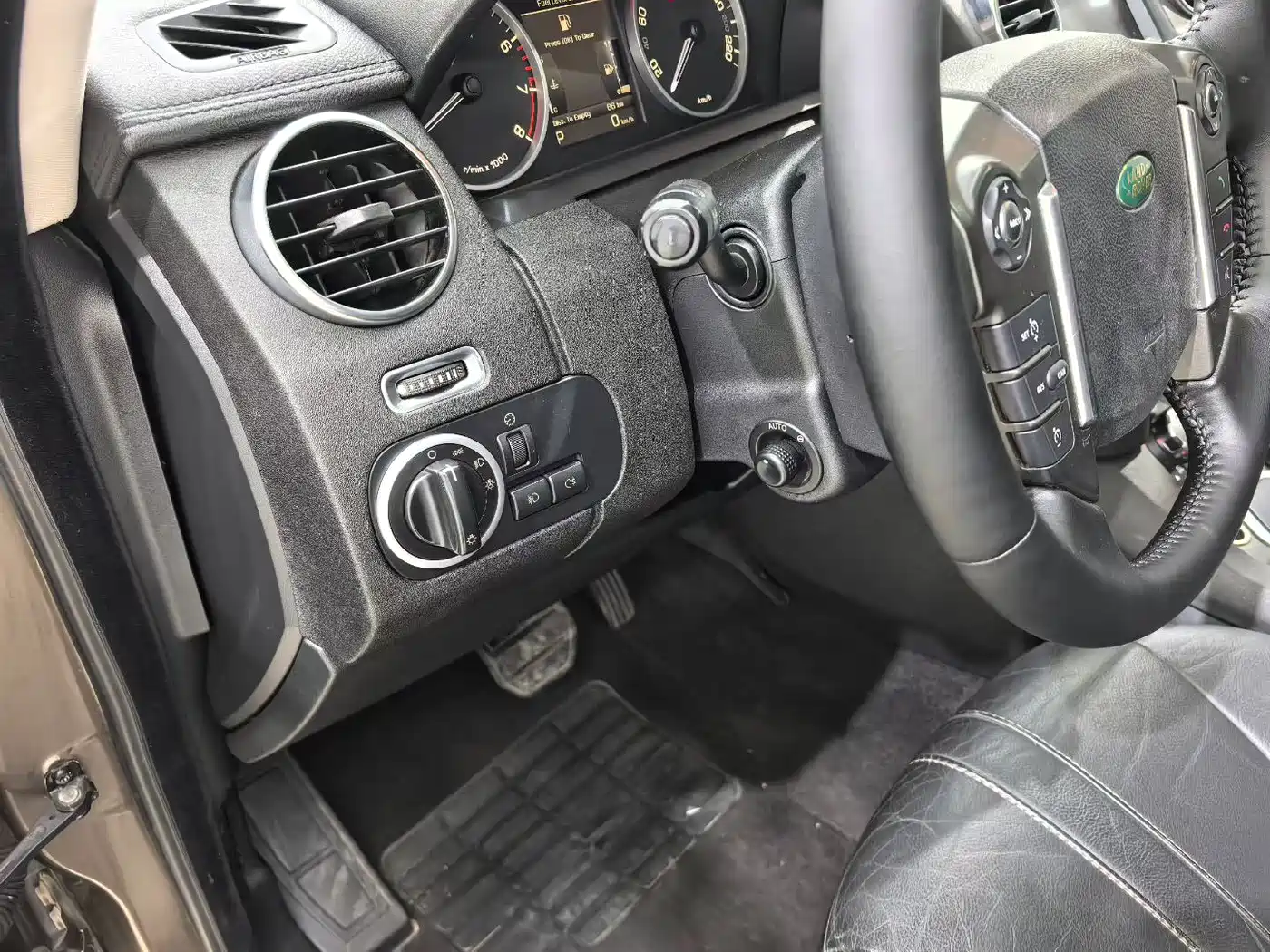 Land Rover Discovery 2010 5.0 V8 HSE Gasoline Version фото 8