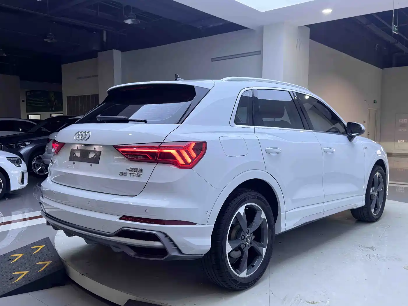 Audi Q3 2023 35 TFSI Fashion Dynamic (1.4T) фото 7