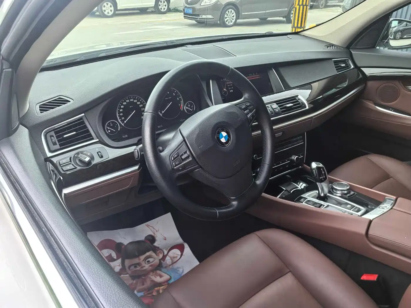 BMW 5 Series GT 2015 528i Leading фото 8
