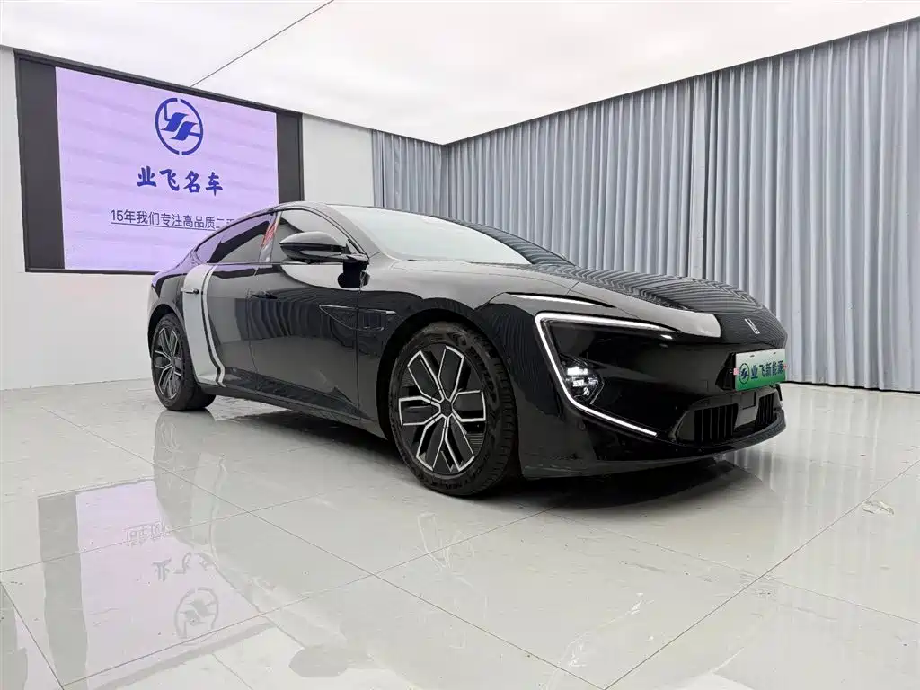 Avatr 12 2024 Facelift 700 Triple Laser RWD Luxury Edition фото 3