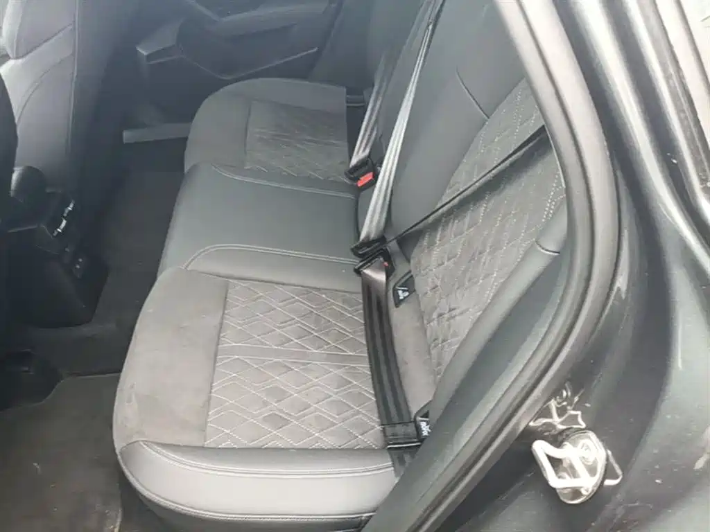 Audi A3 2024 Model Sportback 35 TFSI Luxury Sport фото 17