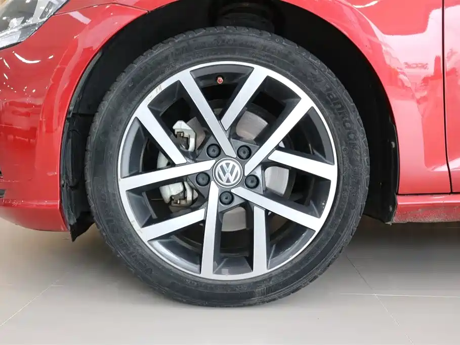 Volkswagen Golf 2020 200TSI DSG Comfort Progressive Edition фото 17