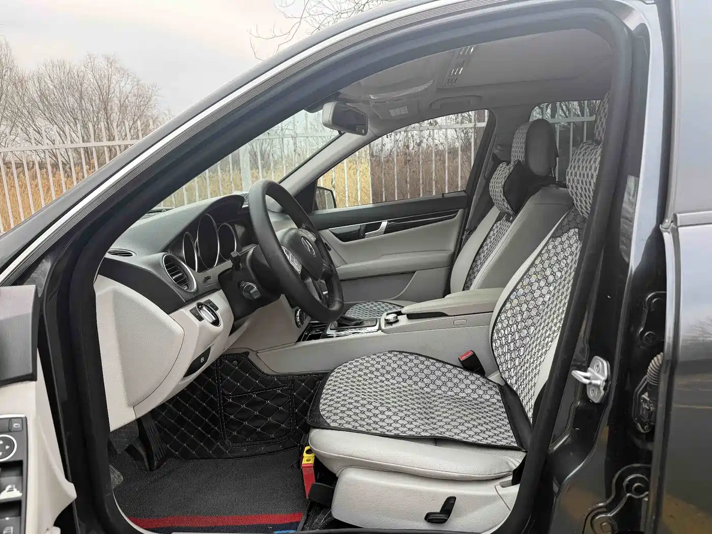 Mercedes-Benz C-Class 2011 C 180K Classic фото 7