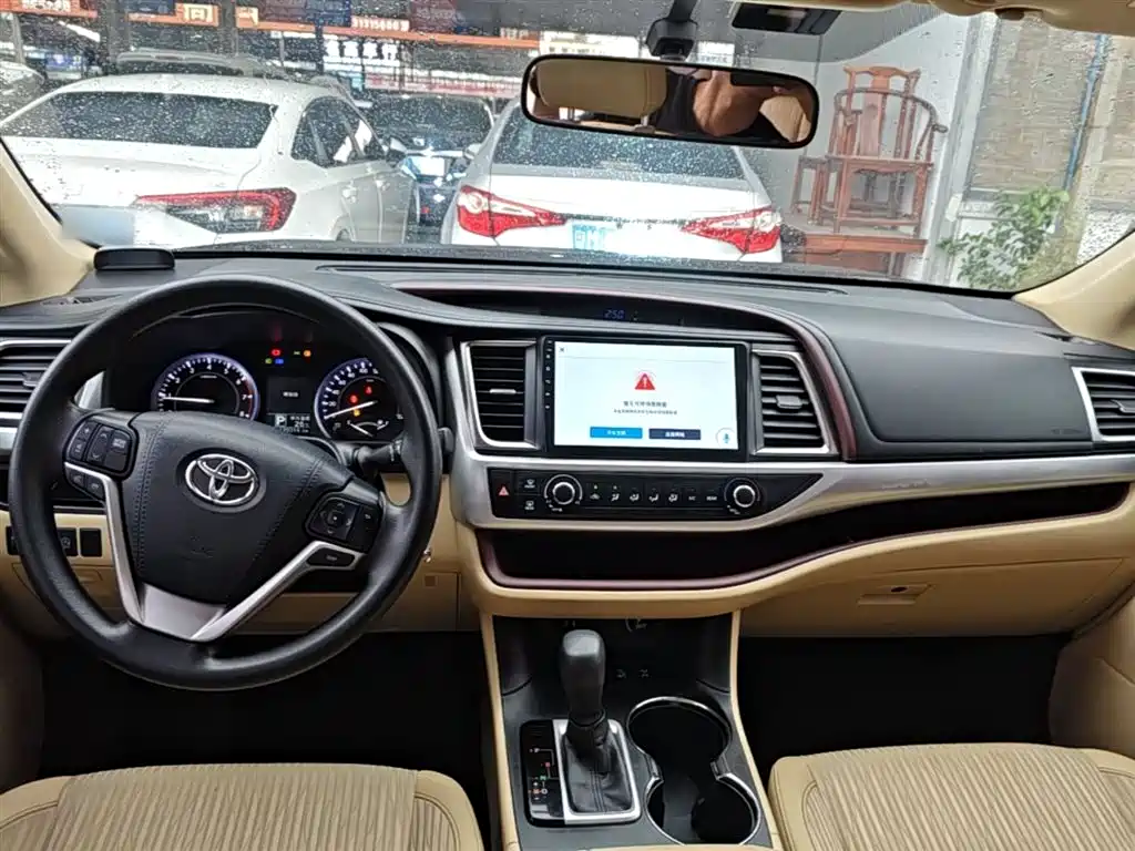 Toyota Highlander 2015 2.0T AWD Elite Edition 7-seater фото 10